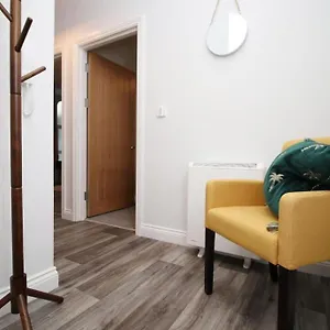 Apartment Chapel 6 By Mgroupsa, Swansea