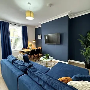 Modern 5-bed Near Leeds Centre Apartment Leeds (West Yorkshire)